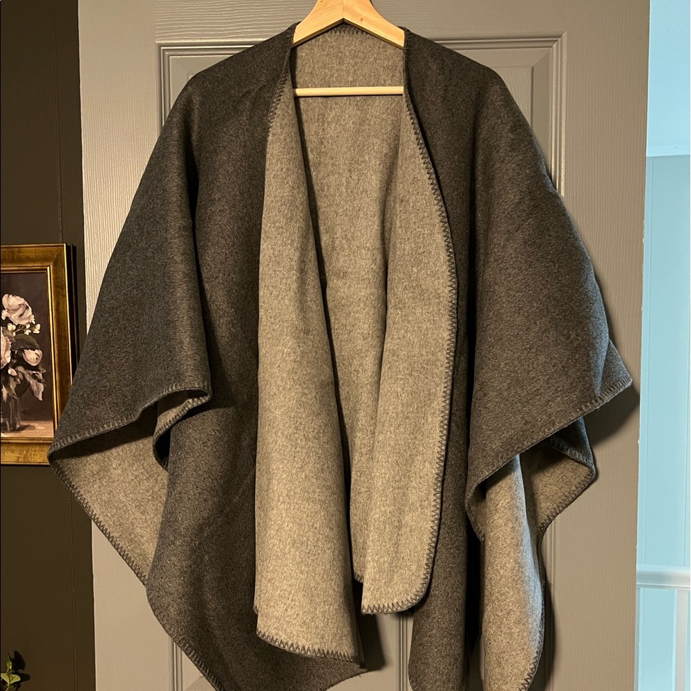 Club Monaco Grey/Light Grey Poncho Reversible OS